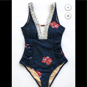 Cupshe swimsuit